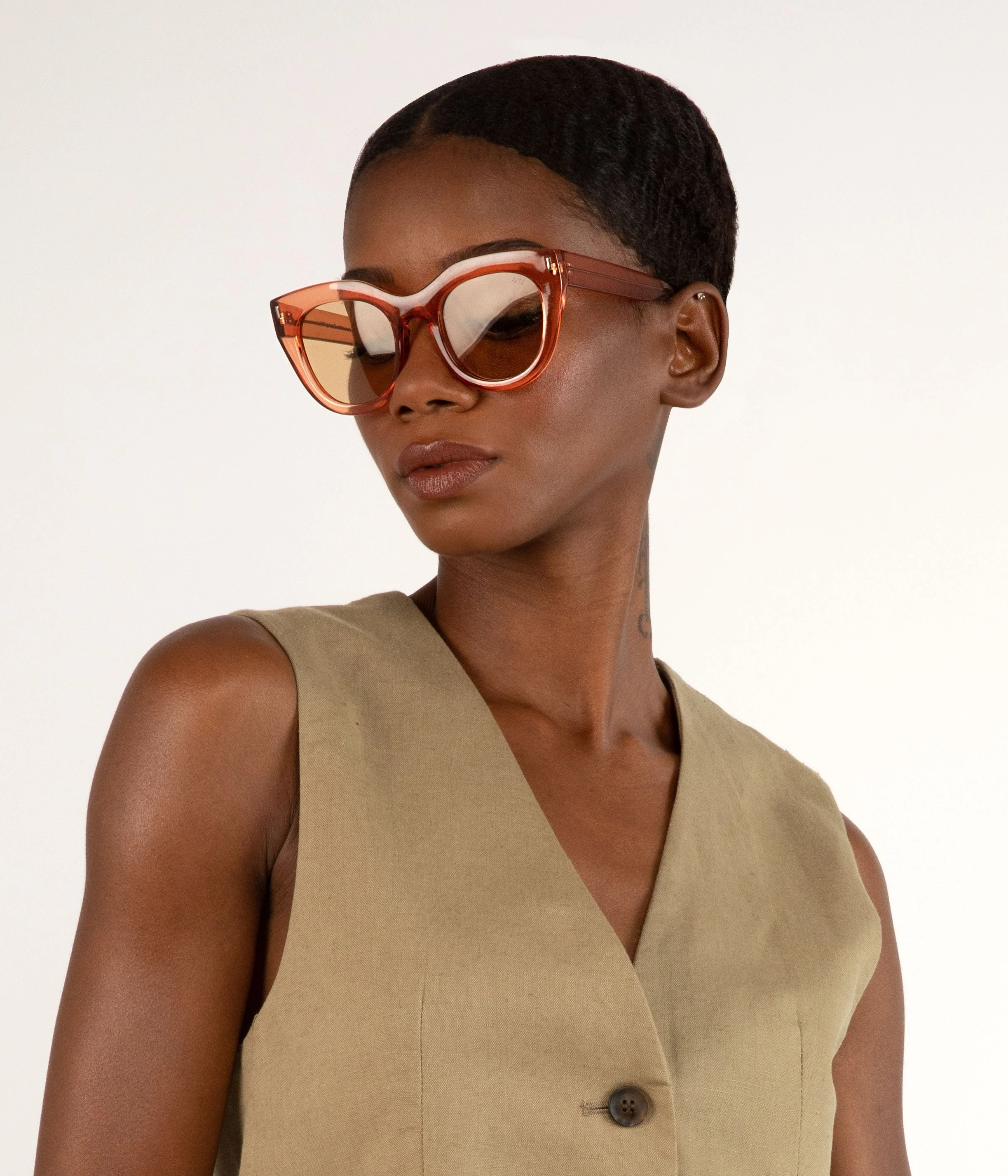 CHARLET Wayfarer Sunglasses - Image 8