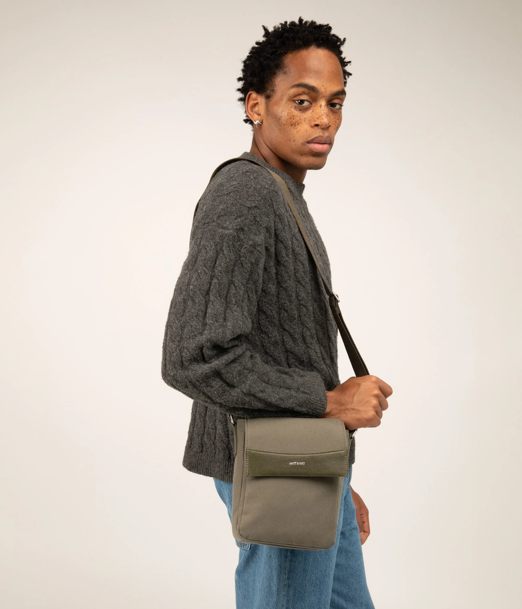 EGON Vegan Messenger Bag - Canvas - Image 8