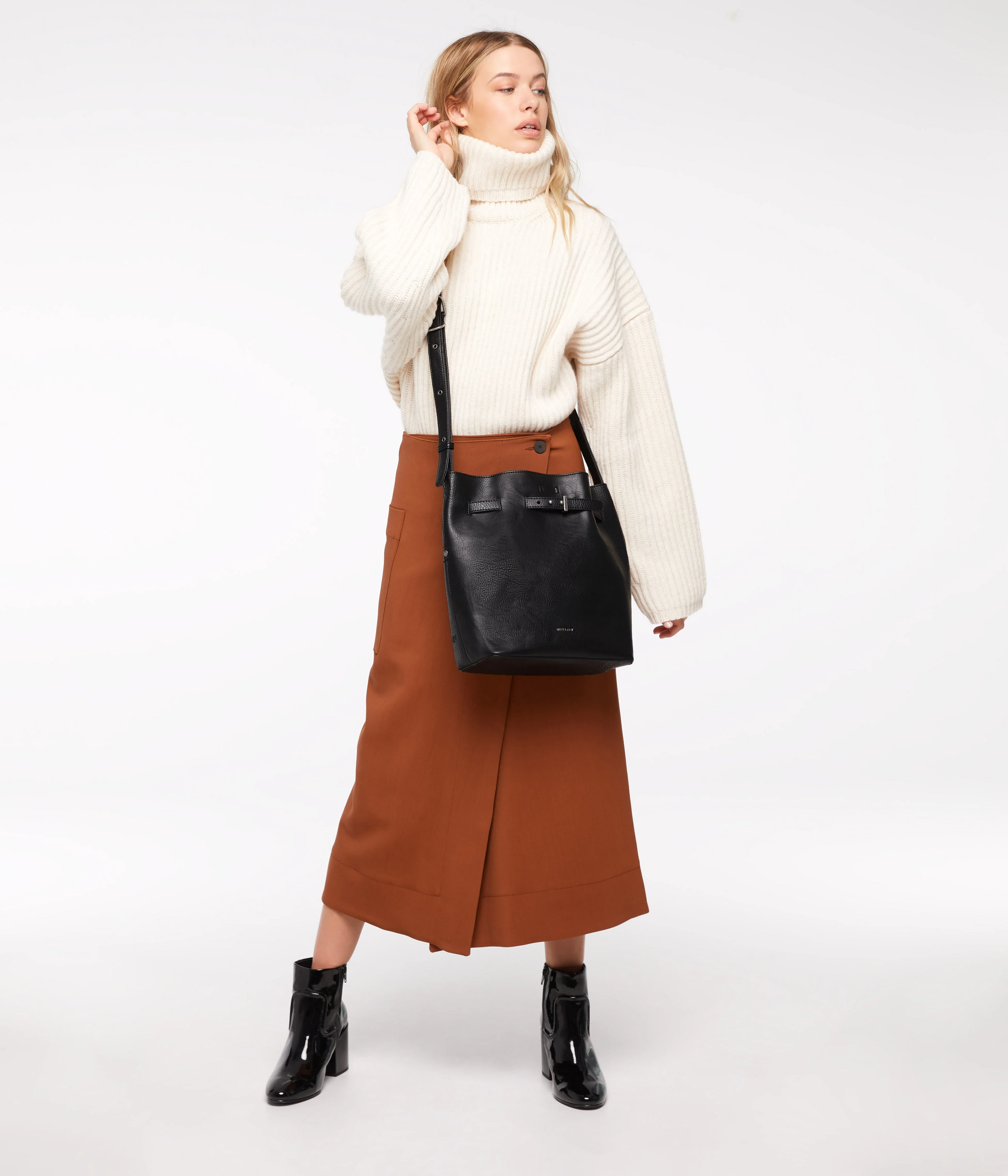 LEXI Vegan Bucket Bag - Dwell - Image 5