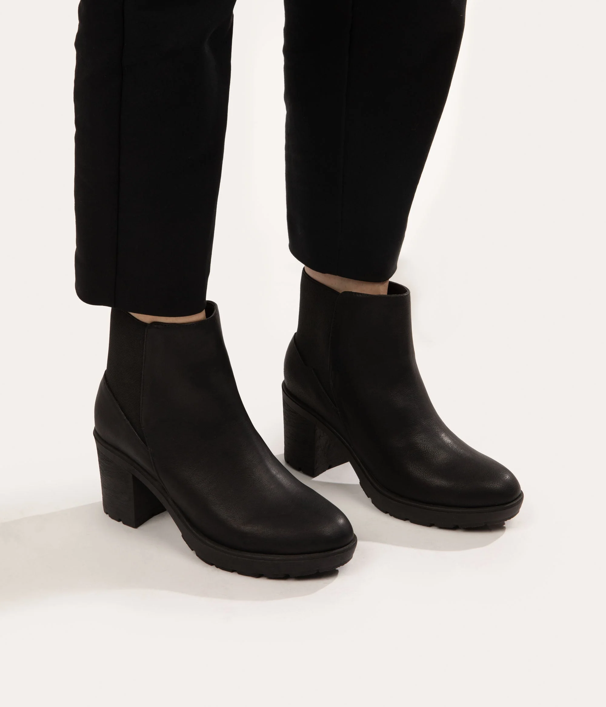 MONTROYAL Women's Vegan Boots - Image 15
