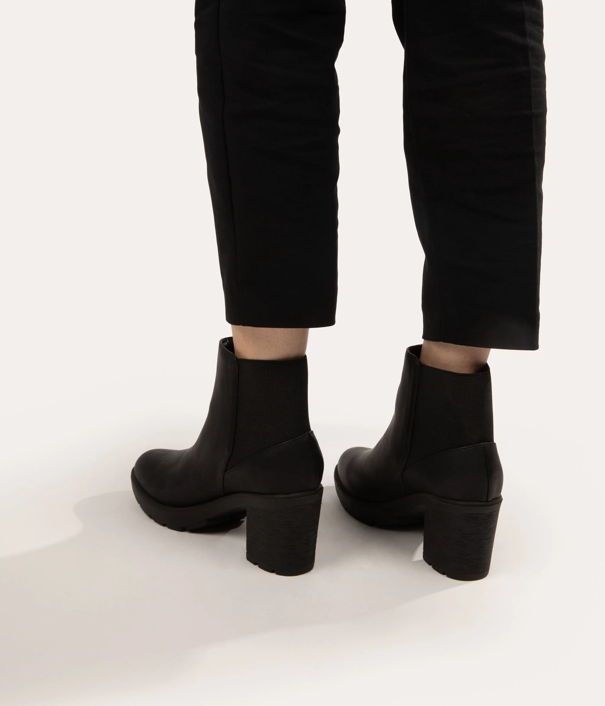 MONTROYAL Women's Vegan Boots - Image 16